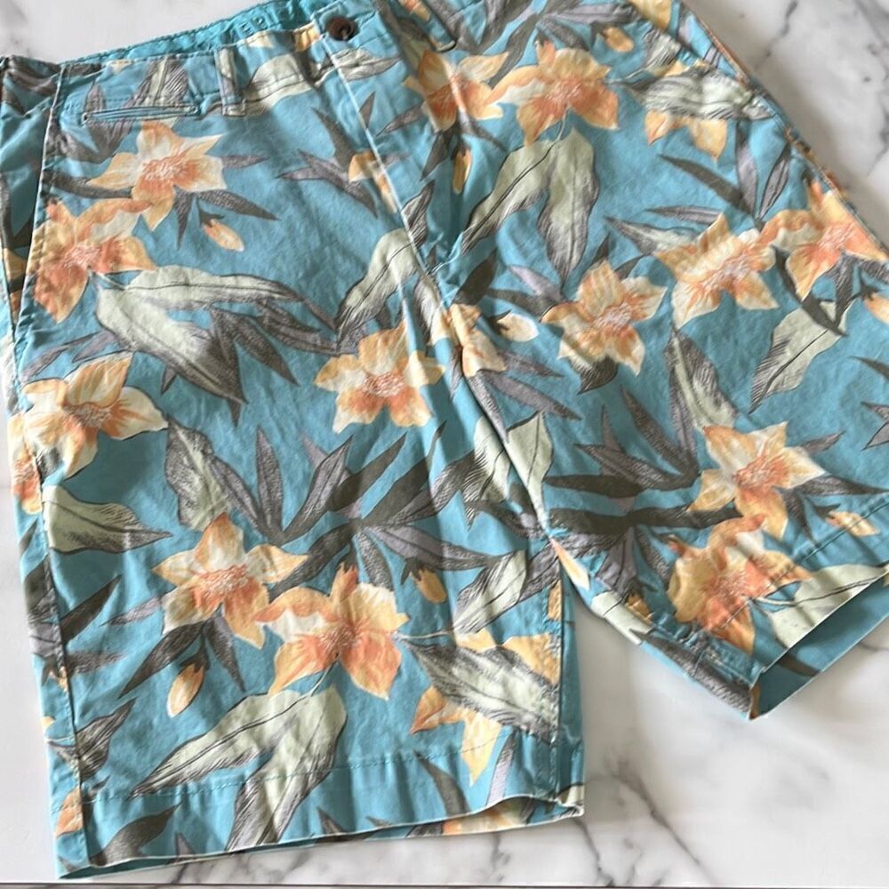 American Eagle Next Level Flex Floral Tropical Shorts Sz. 32/9.5
